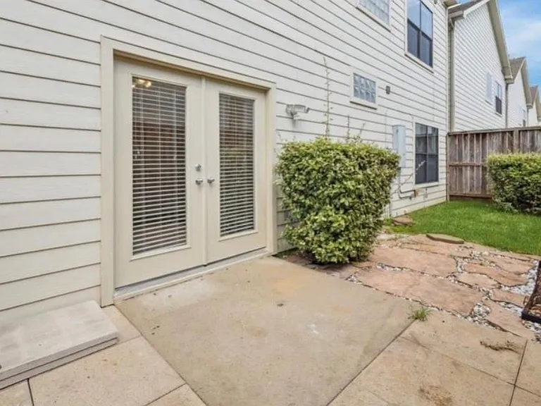650 Westcross St #3 — Photo 16