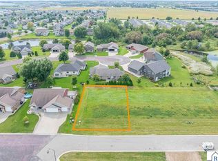 300 Pinehurst Dr, Mankato, MN 56001