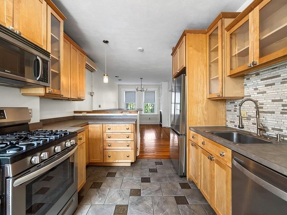 1st image of 23 Netherlands Rd #1