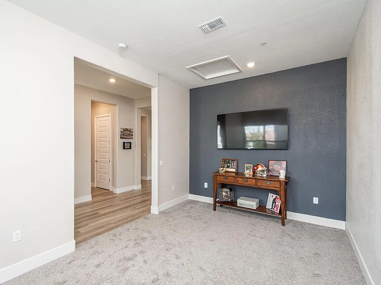 8471 Tulip Ct — Photo 5