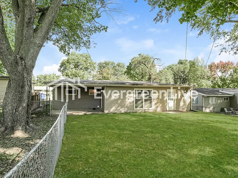 9524 Stansberry Ave — Photo 14