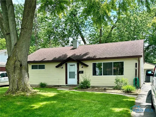 4517 Thackeray Rd, Maumee, OH 43537