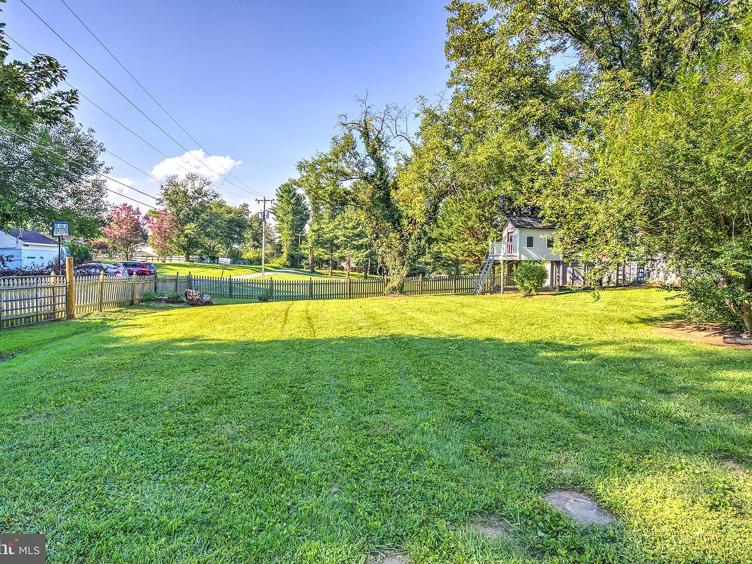 4 bed, 2.5 bath, 1882 sqft, $4,950 — Photo 4