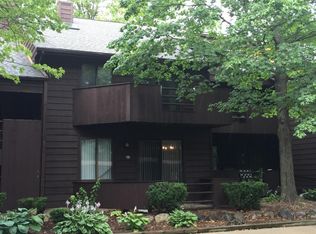 205 E Jolly Rd #14, Lansing, MI 48910