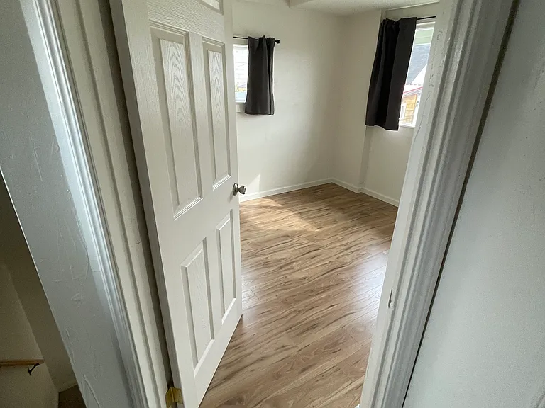 708 B St — Photo 22