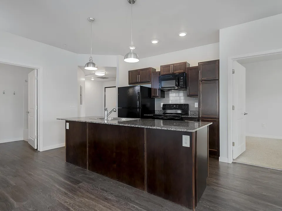 Metro Place Apartments