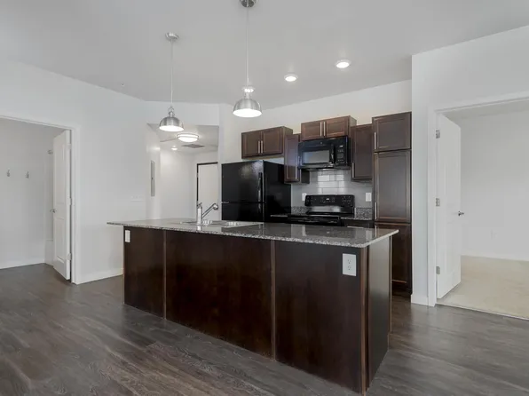 Metro Place Apartments