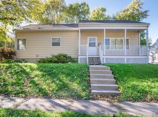 2490 2nd St SW, Cedar Rapids, IA 52404