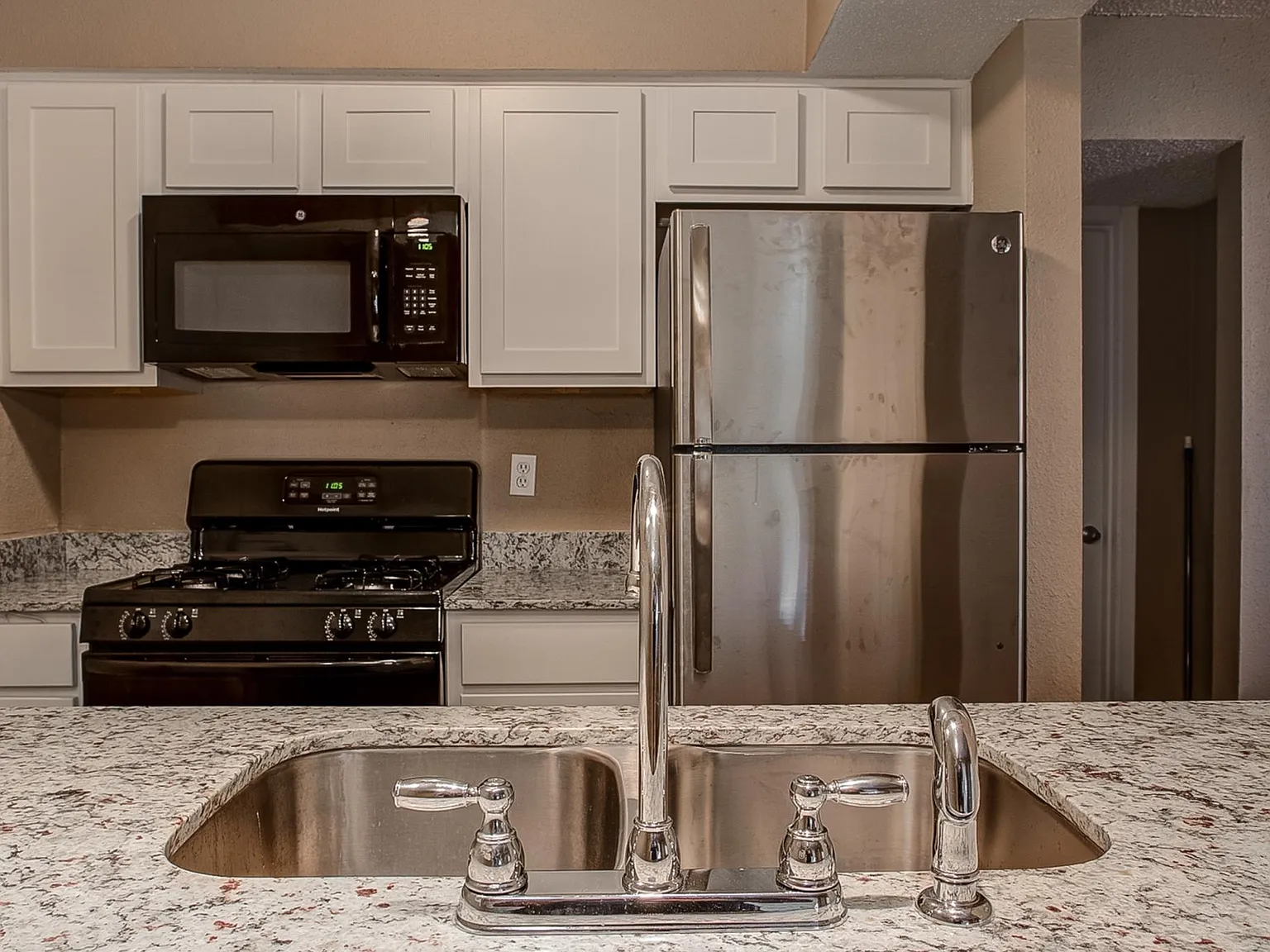 Camino Flats - Pricing for Entire Apt — Photo 1