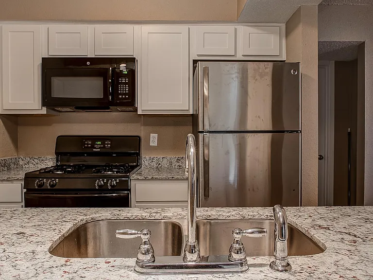 Camino Flats - Pricing for Entire Apt — Photo 1