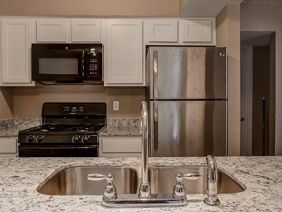 Camino Flats - Pricing for Entire Apt