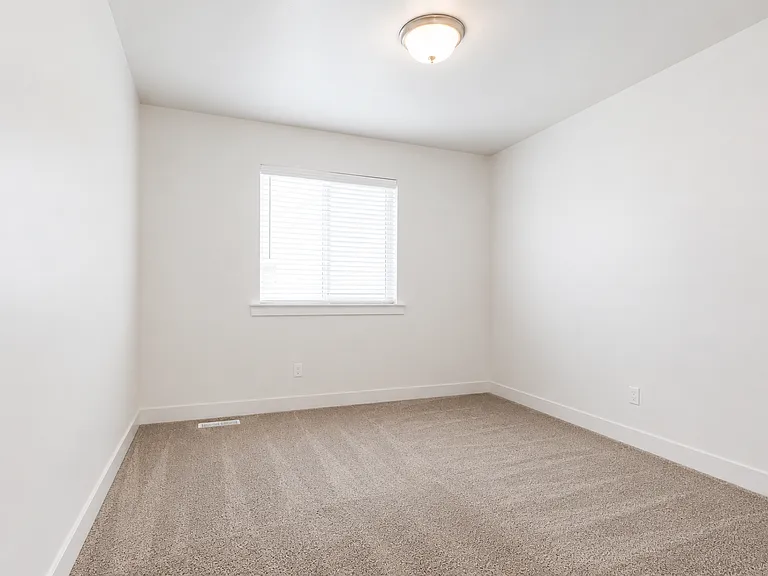 1561 E 320 S — Photo 10
