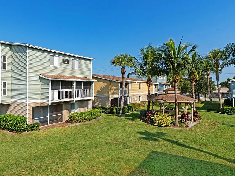 Cypress Winds Apartment Homes — Photo 25