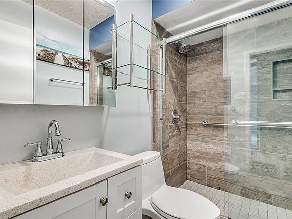 4th image of 3446 Castle Rock Ln