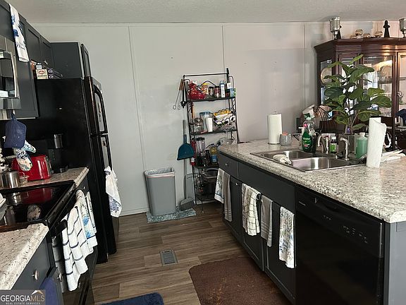 5th image of 405 Merritt Ave