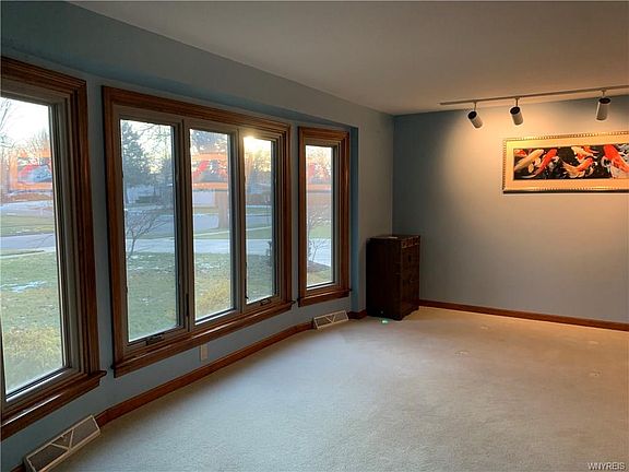 3rd image of 42 Bragg Ct