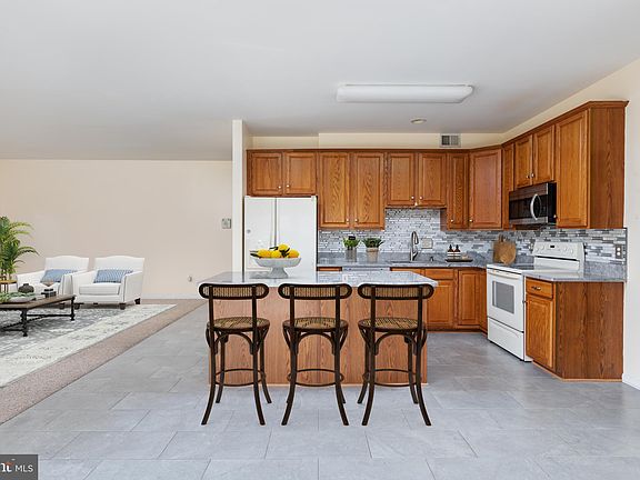 4th image of 11131 Kira Ct