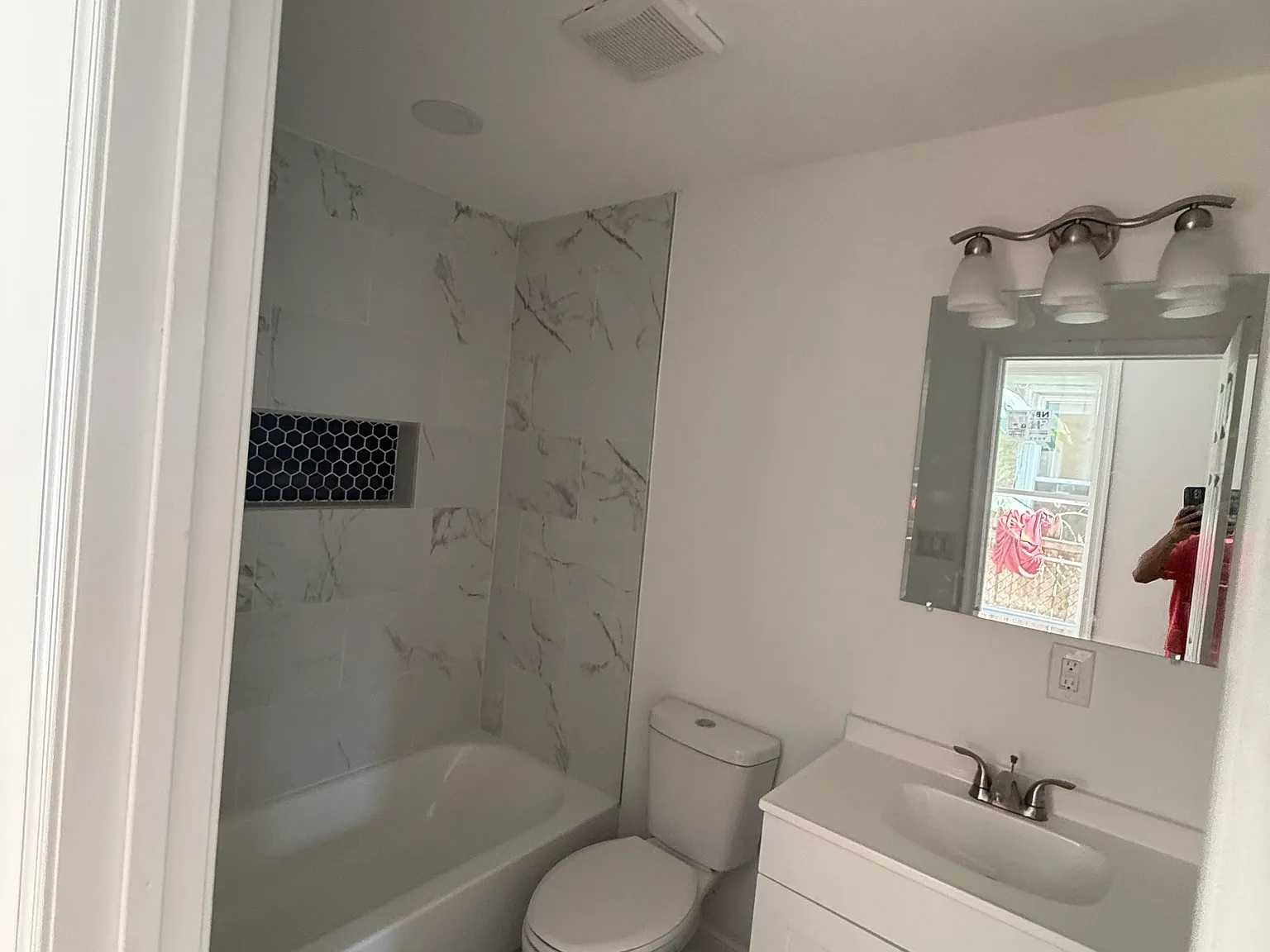 3 bed, 1350 sqft, $1,600 — Photo 2