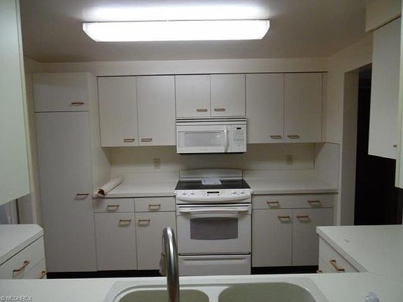 4th image of 1755 Shady Ln