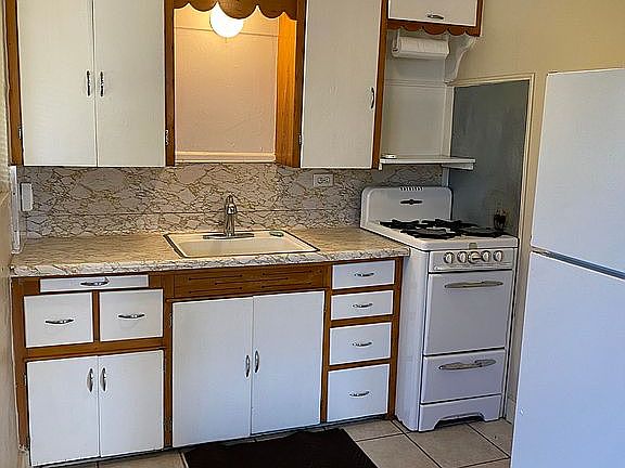 2nd image of 2554 N Flanwill Blvd