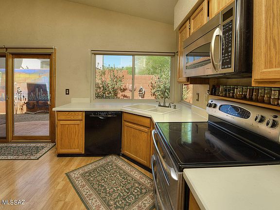 4th image of 5470 N Waterfield Dr