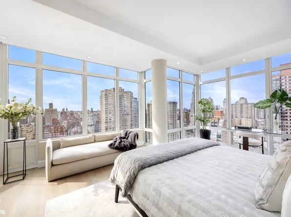 1355 1st Avenue image 6 of 15