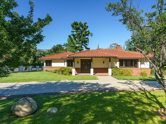 4th image of 1030 Linda Vista Ave