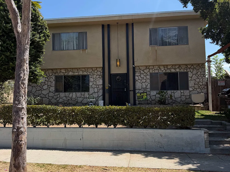 582 N Wilson Ave #2