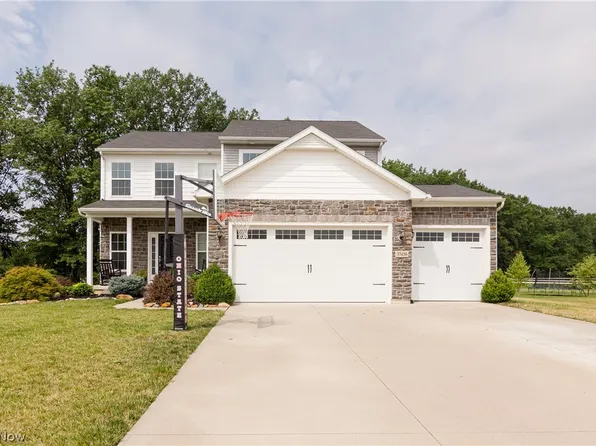 37456 W Fenwick Dr, North Ridgeville, OH 44039