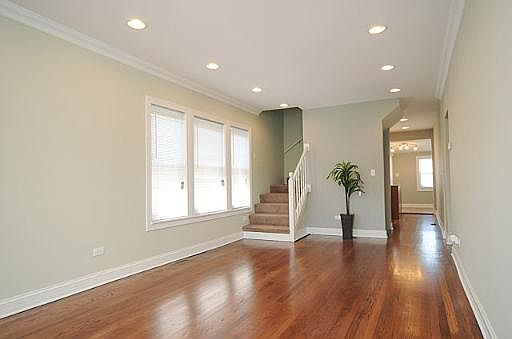 3rd image of 2942 N Melvina Ave