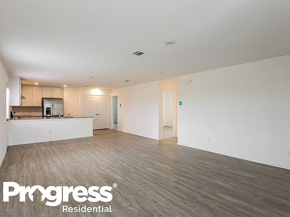 5th image of 230 Hollywood Dr