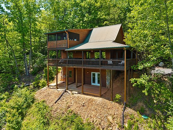 4th image of 161 Huntington Way