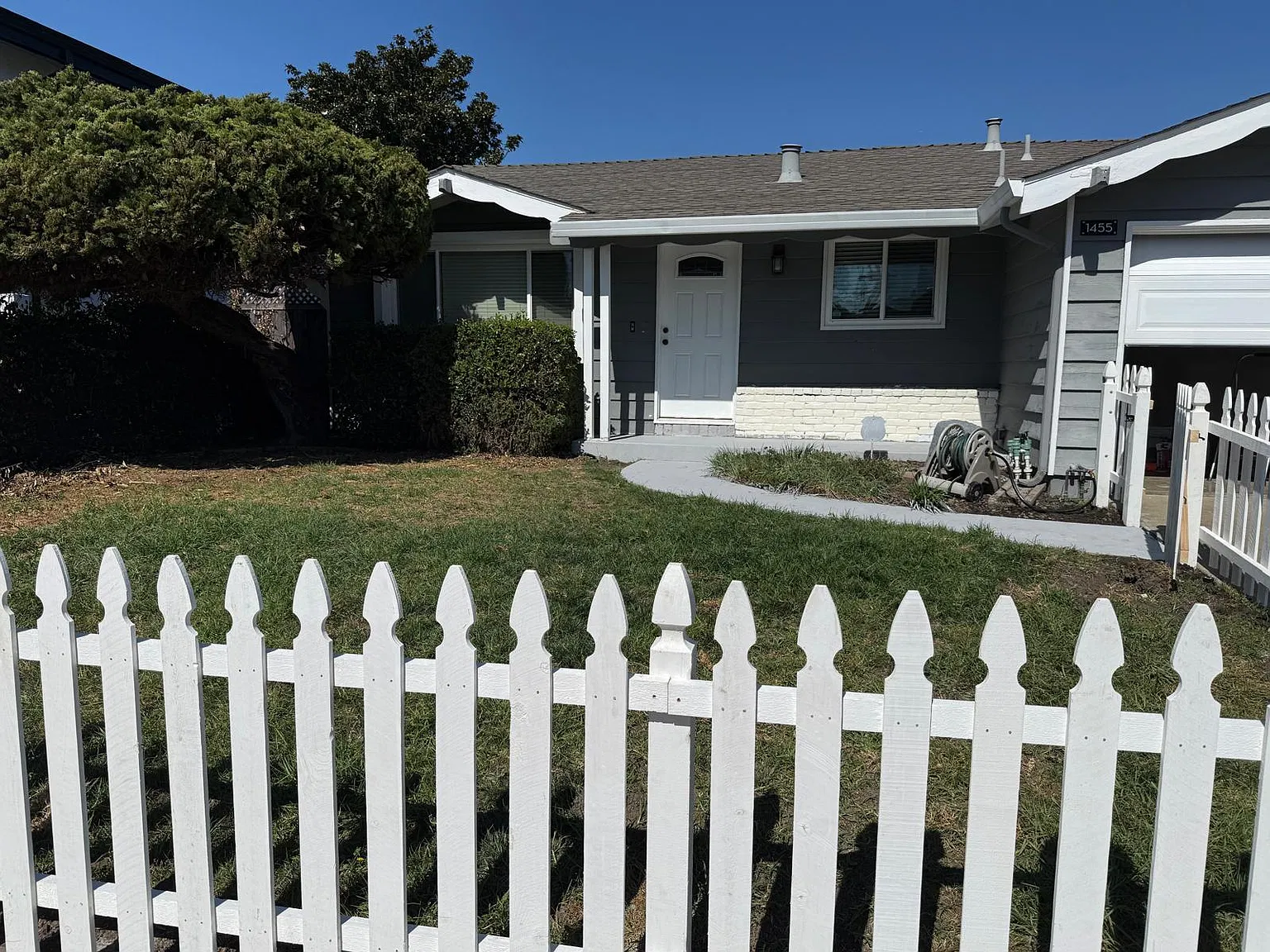 3 bed, 1359 sqft, $4,080 — Photo 1