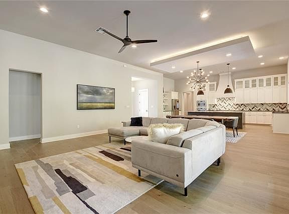 5th image of 126 Valley View Dr