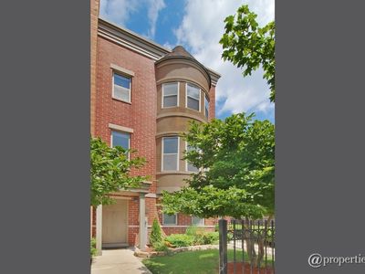 710 W Evergreen Ave, Chicago, IL, 60610