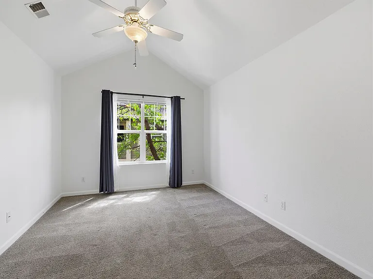 5225 White Willow Dr #L210 — Photo 10