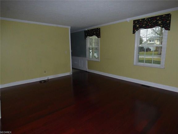3rd image of 1121 Potomac Dr