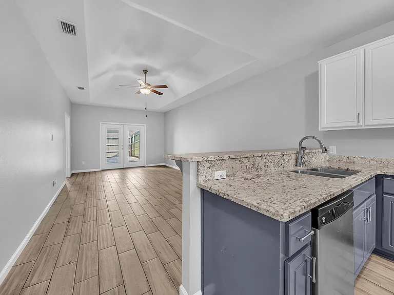 125 Fernwood St — Photo 9