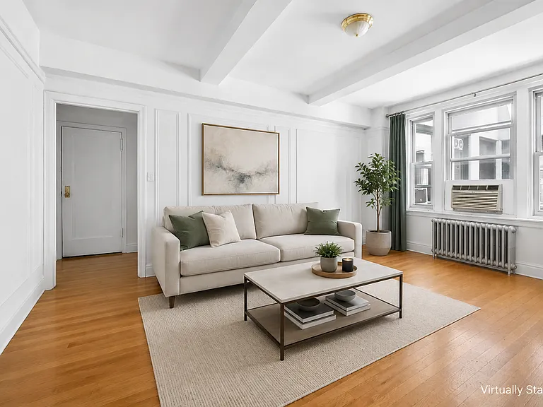 325 W 45th St #1012 — Photo 3