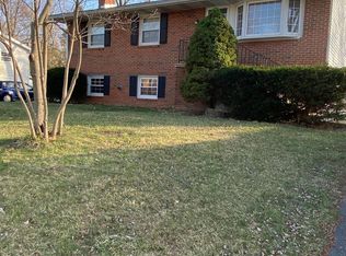 308 Williamsburg Rd, Sterling, VA 20164