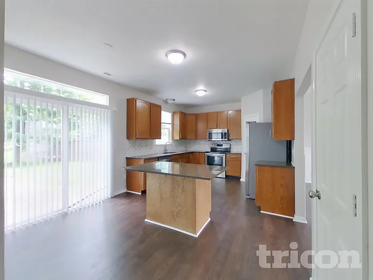 1032 Central Park Blvd S — Photo 6