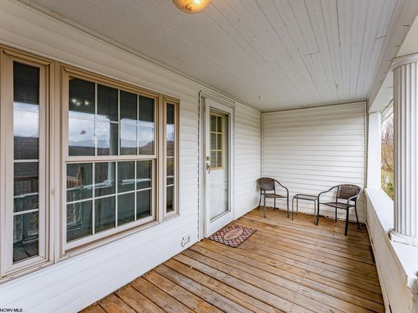 506 Delta Rd, Littleton, WV 26581