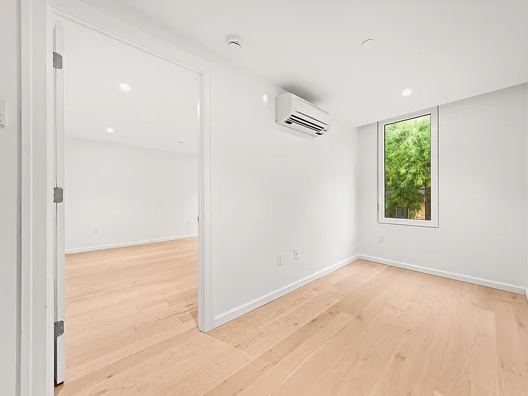 41-01 24th St #Townhouse 1 — Photo 20