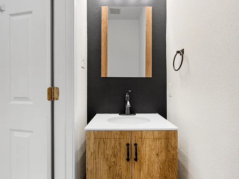 9400 Billingham Trl — Photo 16