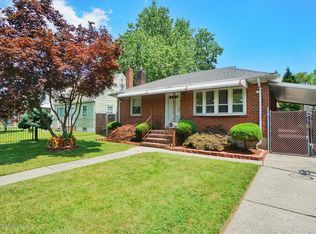 371 Willow Rd E, Staten Island, NY 10314