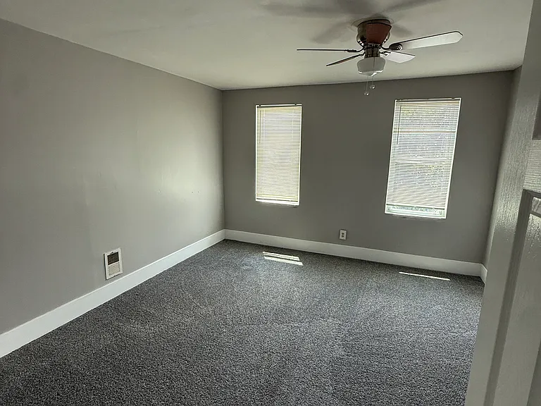 1532 Abbotston St — Photo 10