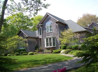45 Head Of The Pond Rd, Oak Bluffs, MA 02557