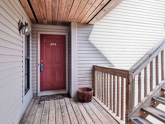 3rd image of 744 Rock Crest Ct APT 204