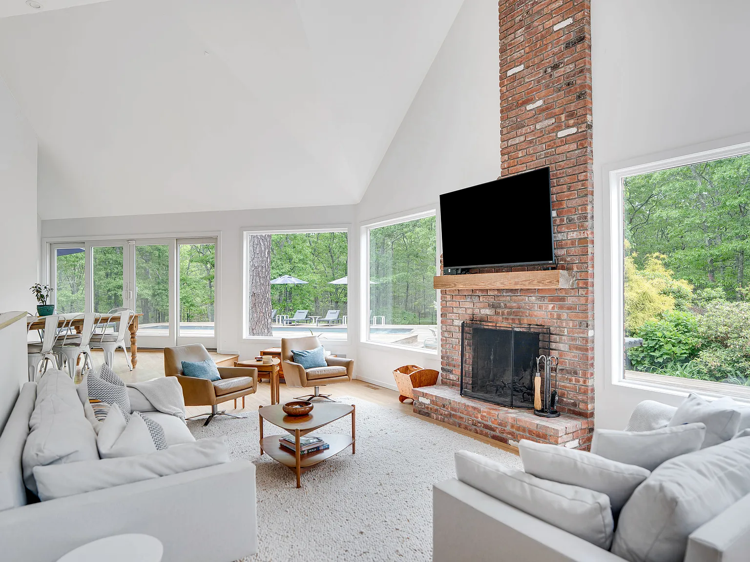 Wainscott Oasis — Photo 3