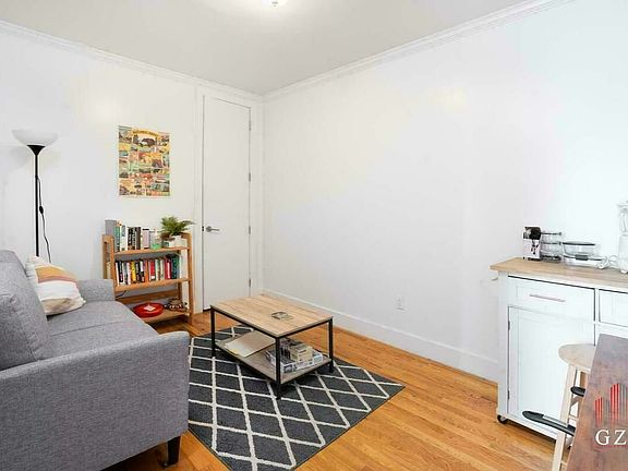 5th image of 346 E 110th St #7